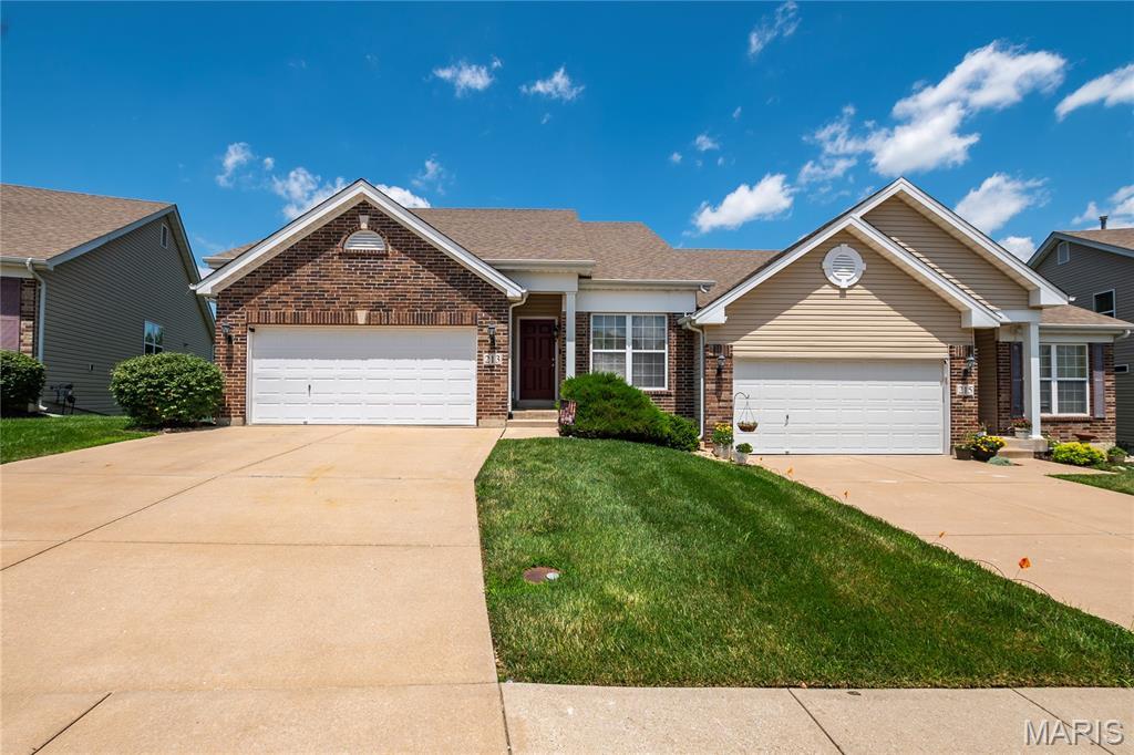 213 Belmonte Cir, Ofallon, MO 63368 - photo 1