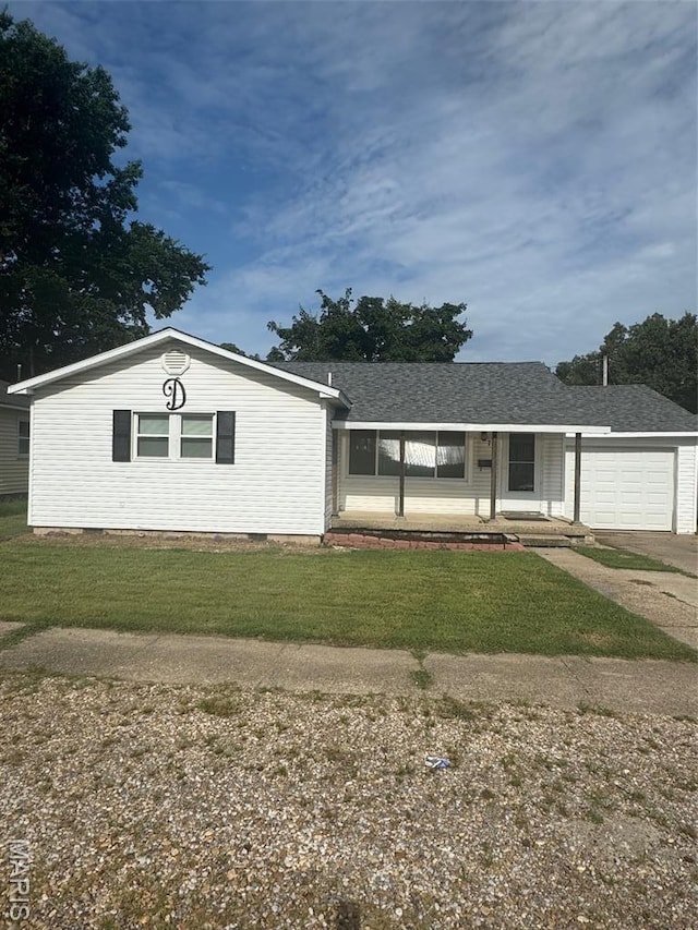 7 N Leota St Unit 7, Dexter, MO 63841 - ranch-style home featuring a garage, a front yard, and concrete driveway
