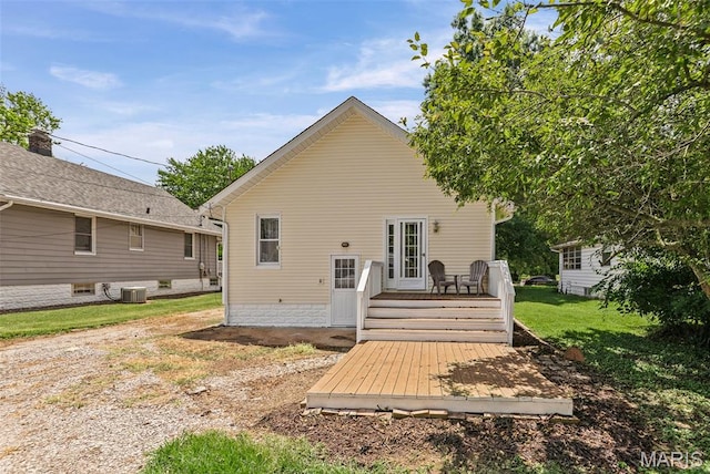 25 S 77th St, Belleville, IL 62223 - back of house featuring a wooden deck and a lawn