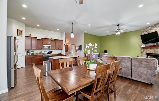 323 Laredo Ln, Moscow Mills, MO 63362