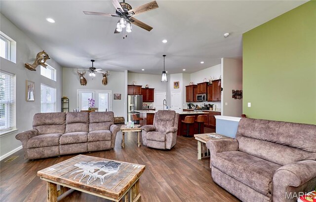 323 Laredo Ln, Moscow Mills, MO 63362