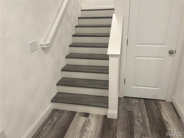 314 Captains Ct, Grafton, IL 62037 - staircase featuring wood finished floors and baseboards