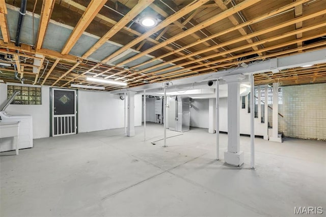 2733 Hermitage Ave, Saint Louis, MO 63143 - below grade area with independent washer and dryer