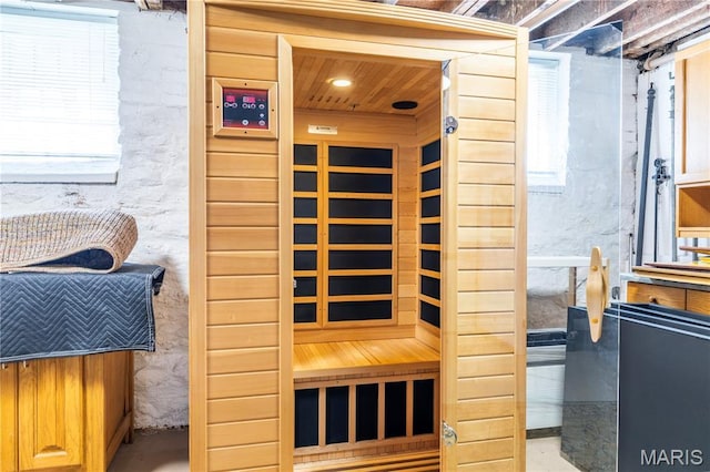 4365 Forest Park Ave, Saint Louis, MO 63108 - sauna featuring concrete floors