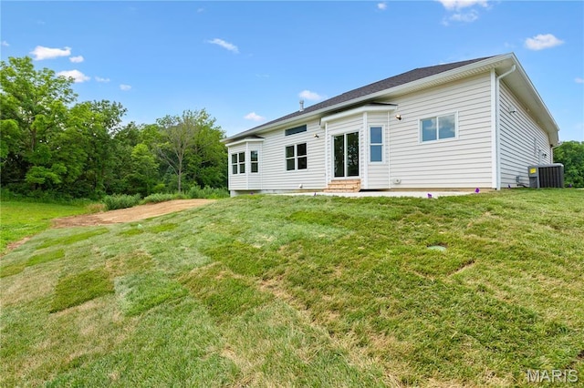 522 Dove Dr, Saint Charles, MO 63301 - back of house with entry steps and a yard