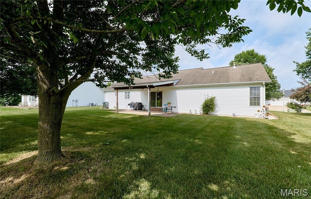 4605 Fountain Brook Dr, Waterloo, IL 62298 - rear view of property featuring a patio and a yard