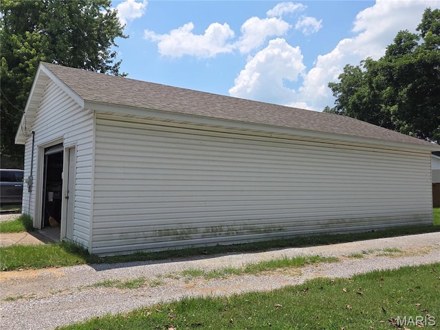215 S Jefferson St, Mascoutah, IL 62258 - view of garage
