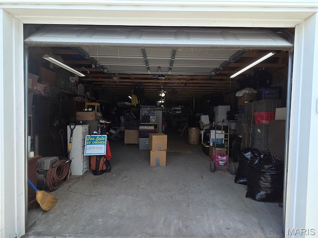 215 S Jefferson St, Mascoutah, IL 62258 - view of garage