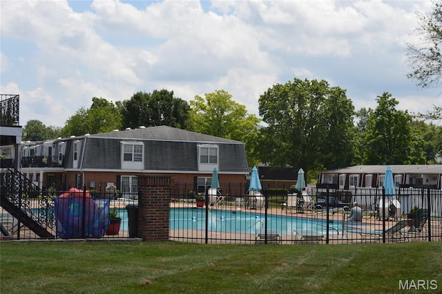 1726 Mayenne Ct, Saint Louis, MO 63125 - view of swimming pool