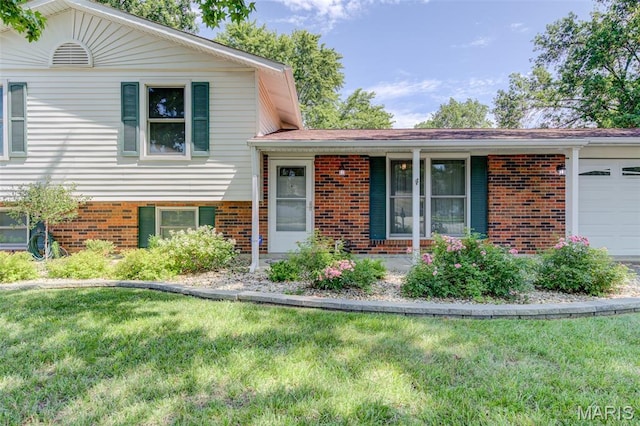 6 Barkwood Ct, Saint Peters, MO 63376 - split level home with brick siding, an attached garage, and a front lawn