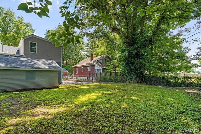 207 N 13th St, Belleville, IL 62220 - view of yard