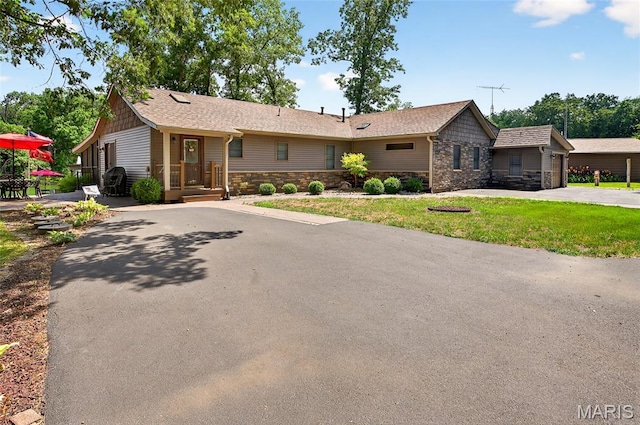11178 Catatoga Dr, Plainview, IL 62685 - ranch-style home featuring stone siding