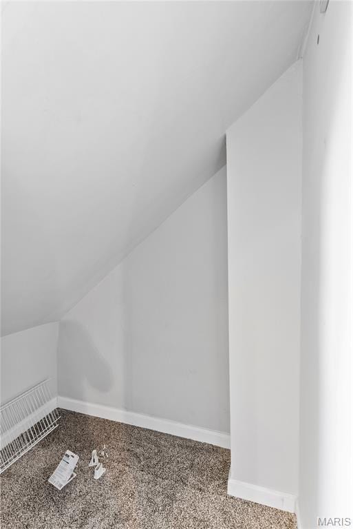 1821 Edwardsville Rd, Madison, IL 62060 - additional living space with vaulted ceiling and baseboards