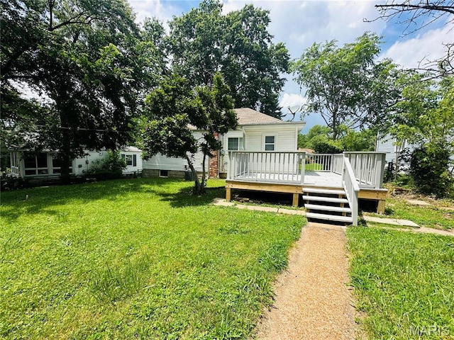 3418 Eastridge Ln, Saint Louis, MO 63074 - view of grassy yard featuring a deck