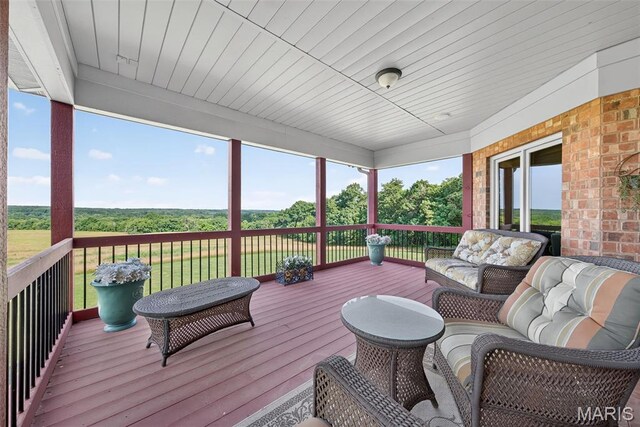 1058 Fox Run Rd, Elsberry, MO 63343