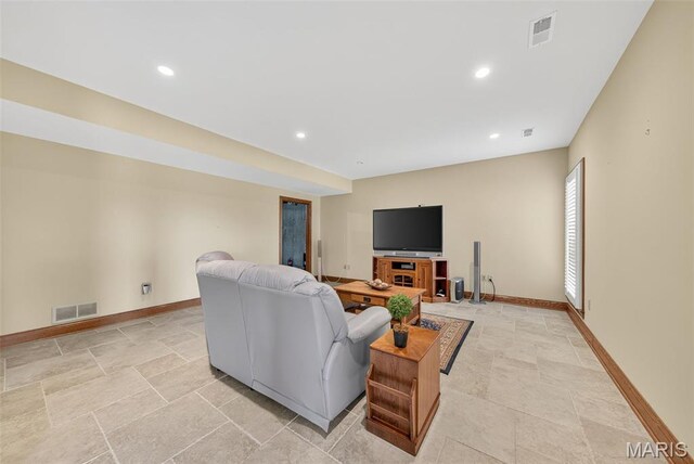 1058 Fox Run Rd, Elsberry, MO 63343