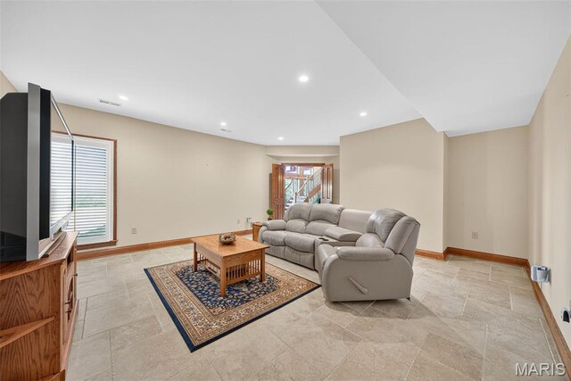 1058 Fox Run Rd, Elsberry, MO 63343