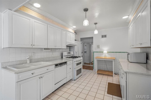 8618 Spoon Dr, Saint Louis, MO 63132 - photo 2