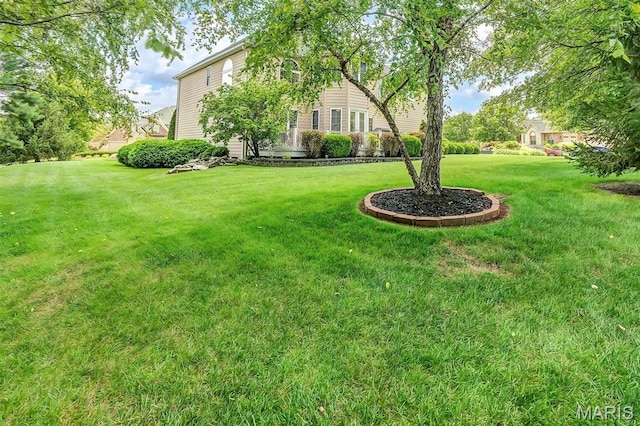 1011 Hawks Landing Dr, Lake St Louis, MO 63367 - view of green lawn