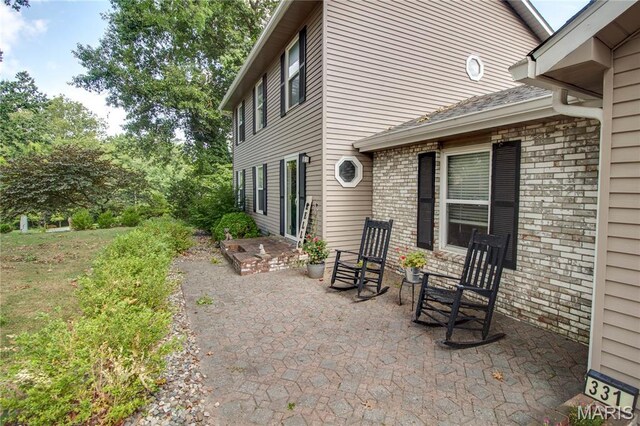 331 Whispering Oaks Dr, Bethalto, IL 62010