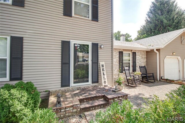 331 Whispering Oaks Dr, Bethalto, IL 62010