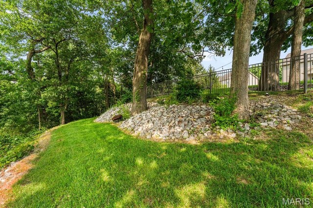 1013 Hollow Valley Ct, Caseyville, IL 62232