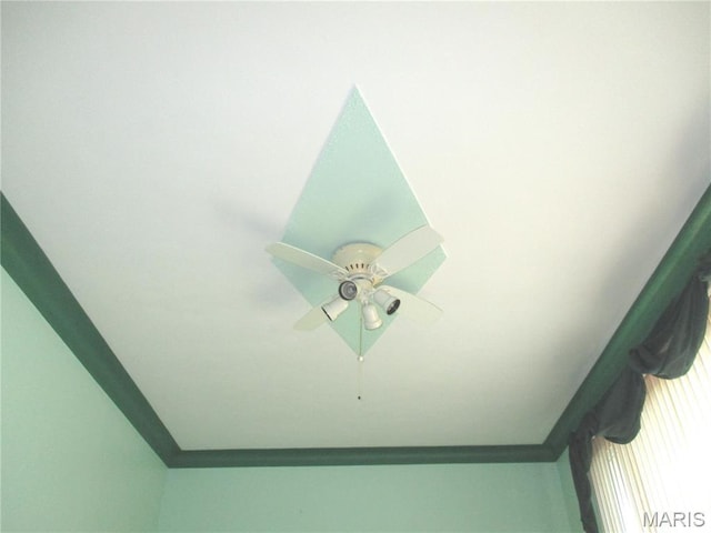 103 Paulette St, Chester, IL 62233 - detailed view of ceiling fan