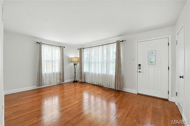 429 Belvedere Ln, Glendale, MO 63122 - entrance foyer with wood finished floors and baseboards