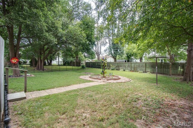 304 Fletcher St, Jerseyville, IL 62052 - photo 27