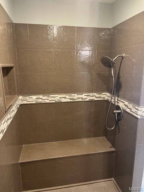 1333 Poor Farm Hollow Rd, Hardin, IL 62047 - bathroom with a tile shower
