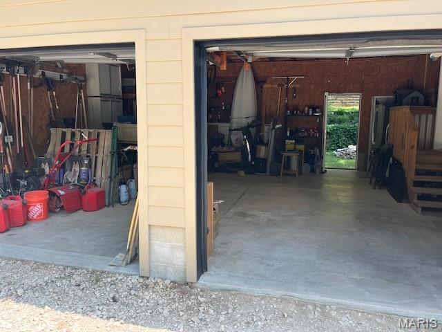 1333 Poor Farm Hollow Rd, Hardin, IL 62047 - view of garage
