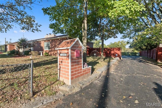 12205 Bellefontaine Rd, Saint Louis, MO 63138
