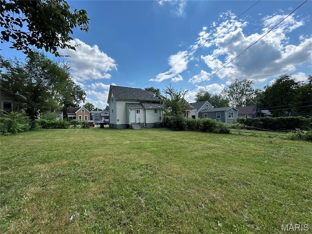 6533 Corbitt Ave, Saint Louis, MO 63130 - view of green lawn featuring entry steps