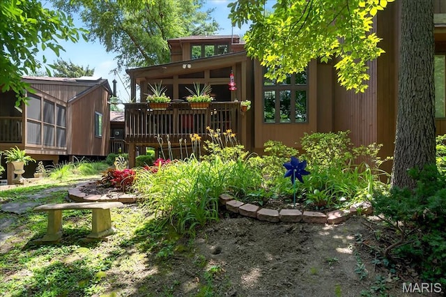 2 Tanewood Ct, Belleville, IL 62223 - view of yard with a deck