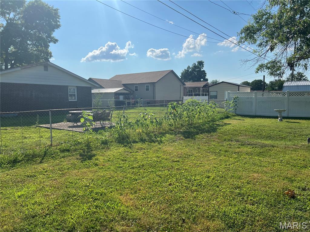 633 Florence Ave, Dupo, IL 62239
