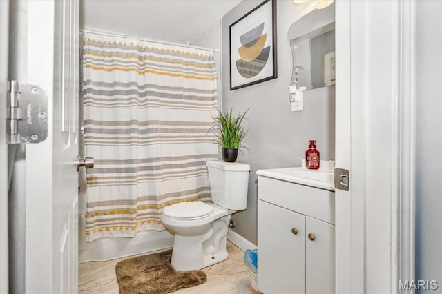 8400 Chalons Ct, Berkeley, MO 63134 - full bathroom featuring toilet and vanity
