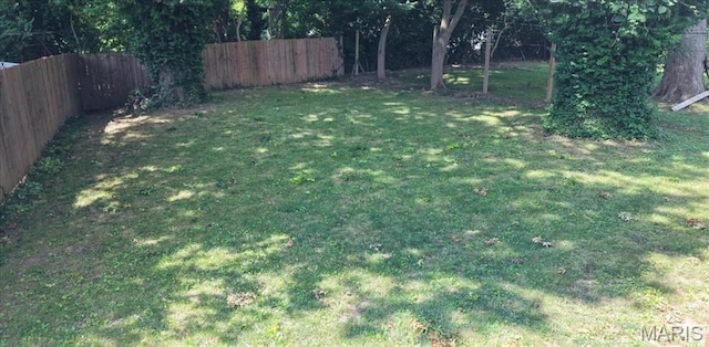 8400 Chalons Ct, Berkeley, MO 63134 - view of yard
