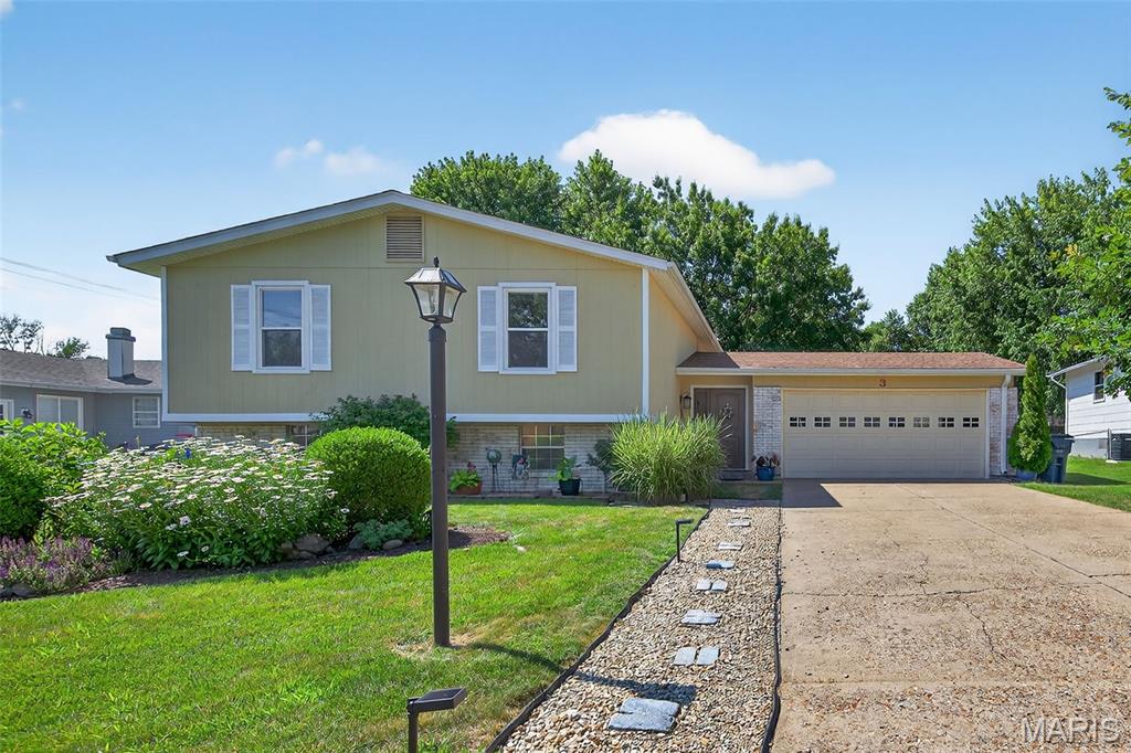 3 W Sunny Side Dr, Saint Peters, MO 63376 - photo 1