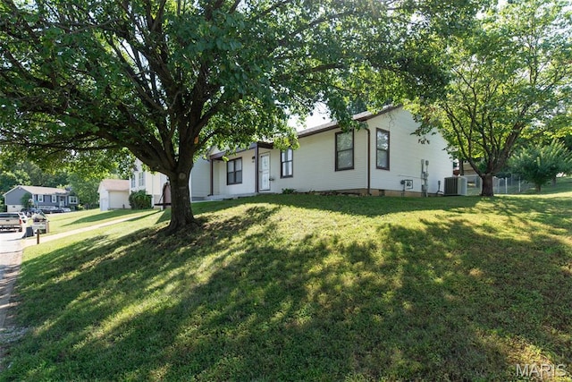 1409 Castle Mill Dr, Arnold, MO 63010 - view of front of property with a front lawn