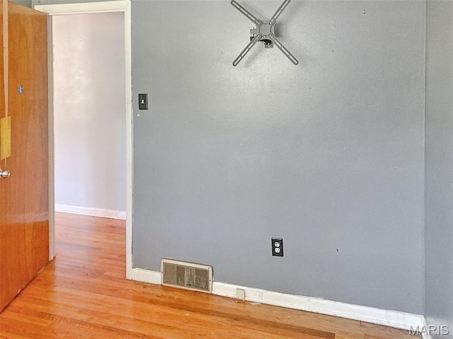 112 W Thurman St, Columbia, MO 65202 - unfurnished room featuring light wood-type flooring and baseboards