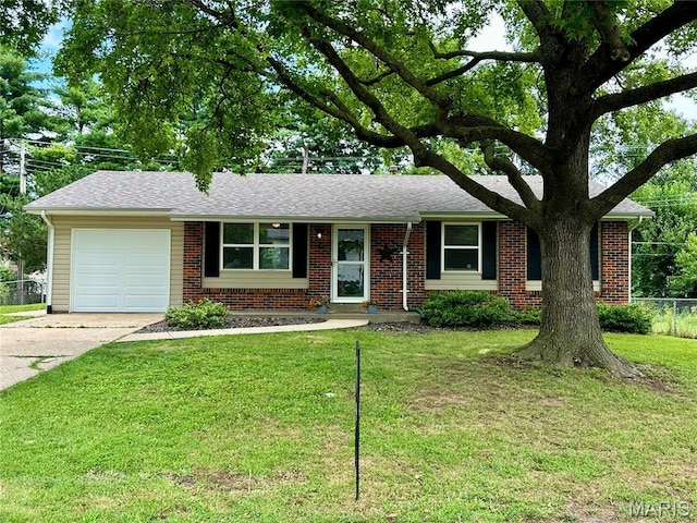 7 Oxbow Rd, Saint Peters, MO 63376 - ranch-style house with an attached garage, brick siding, and driveway