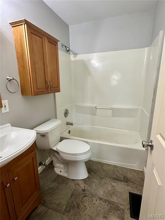 7 Oxbow Rd, Saint Peters, MO 63376 - bathroom with vanity and shower / bath combination