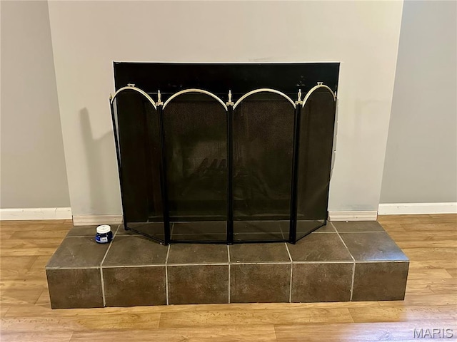 7 Oxbow Rd, Saint Peters, MO 63376 - detailed view of wood finished floors and baseboards