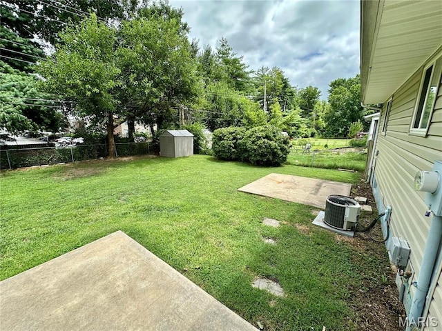 7 Oxbow Rd, Saint Peters, MO 63376 - fenced backyard featuring a patio and a shed