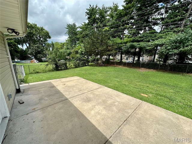 7 Oxbow Rd, Saint Peters, MO 63376 - fenced backyard with a patio