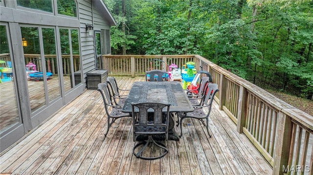 532 Fairfield Valley Rd, Pacific, MO 63069 - deck with outdoor dining area