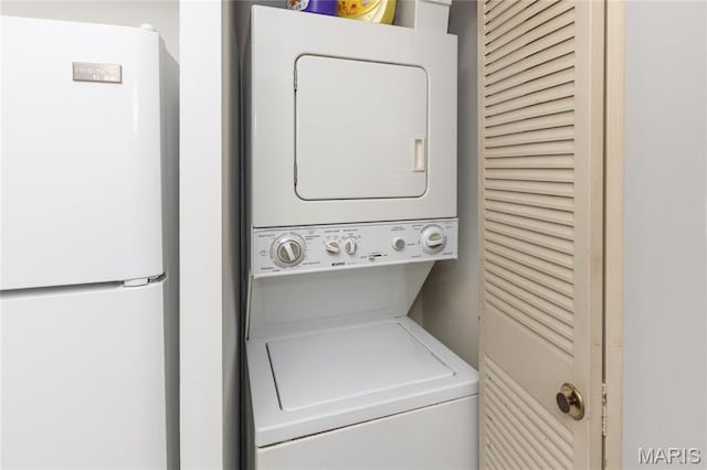1675 Blue Ridge Dr Unit B, Lemay Township, MO 63125 - laundry area with stacked washer / dryer