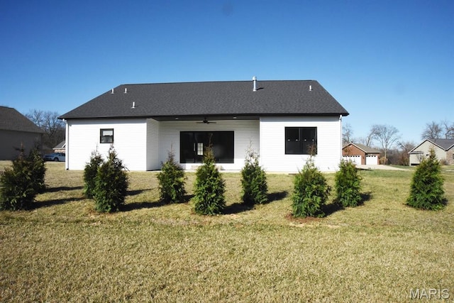 8748 Wendell Creek Dr, Saint Jacob, IL 62281 - back of property featuring a yard and ceiling fan