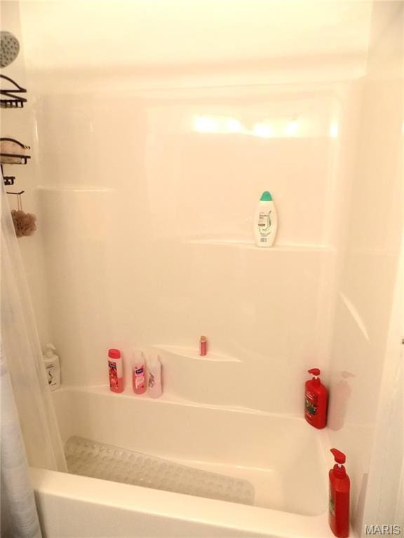 14875 County Road 2310, St James, MO 65559 - full bath featuring shower / tub combo