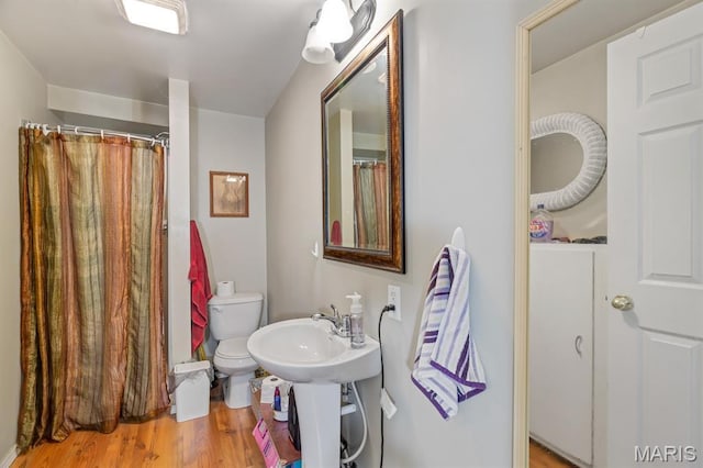 25 Saint Kathleen Ct, Troy, MO 63379 - full bath featuring wood finished floors and a shower with curtain
